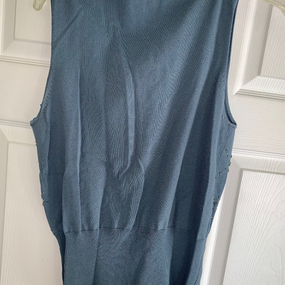 V Neck Shell - Picture 2 of 5